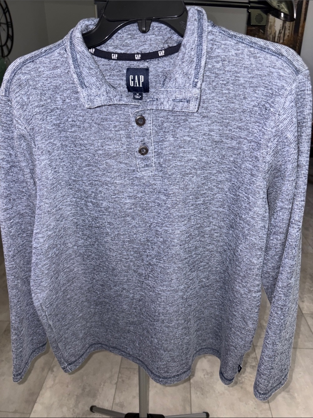 GAP Men’s Slate Blue Knit Pullover Polo. Size M